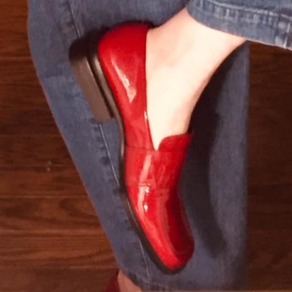 NEW Enzo Angiolini Red Patent Loafers - Picture 9 of 16